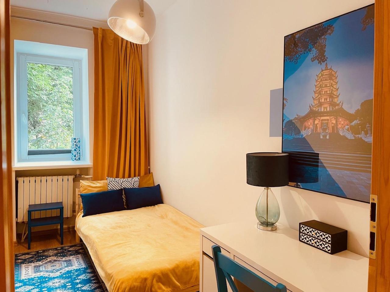 Luxury 4-Bedroom Apartment In Centre - Self-Check In & Fast Wifi Warsaw Exterior photo
