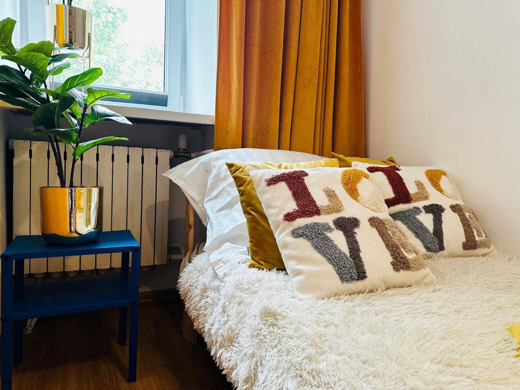 Luxury 4-Bedroom Apartment In Centre - Self-Check In & Fast Wifi Warsaw Exterior photo